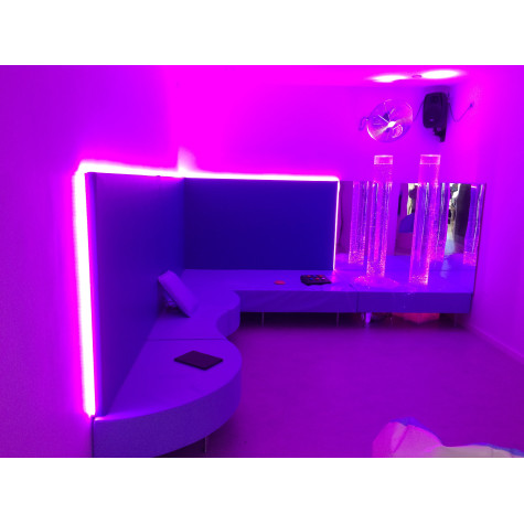 Respaldo recto para cama y línea de LEDs