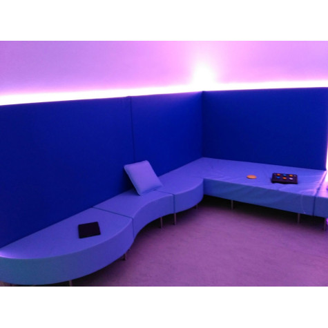 Respaldo recto para cama y línea de LEDs