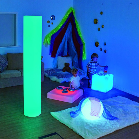 Cubo gigante luminoso